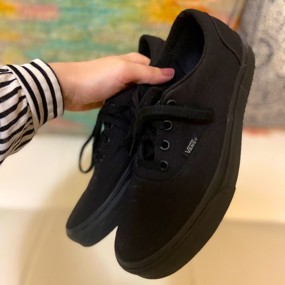 solid black vans shoes
